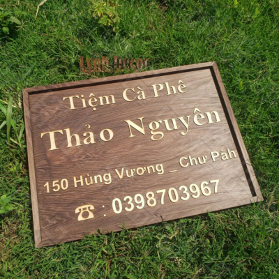bảng hiệu gổ