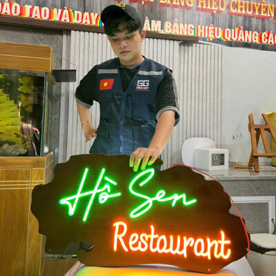 Bảng Hiệu Neon Mặt Trước